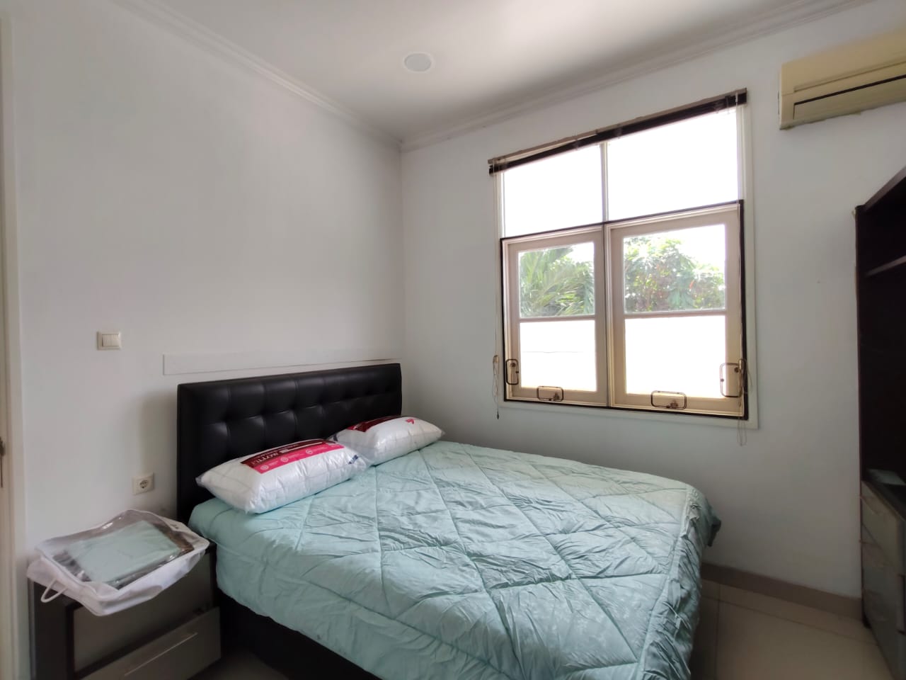 Rumah Disewakan di Cluster Taman Beverly Lippo Cikarang